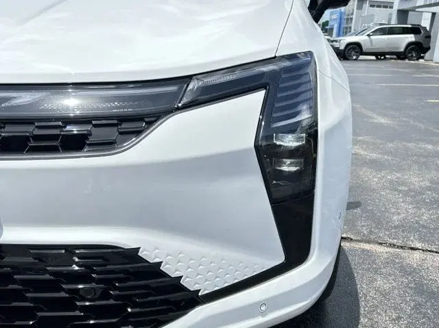 2027 Chrysler Pacifica Limited AWD photo 3