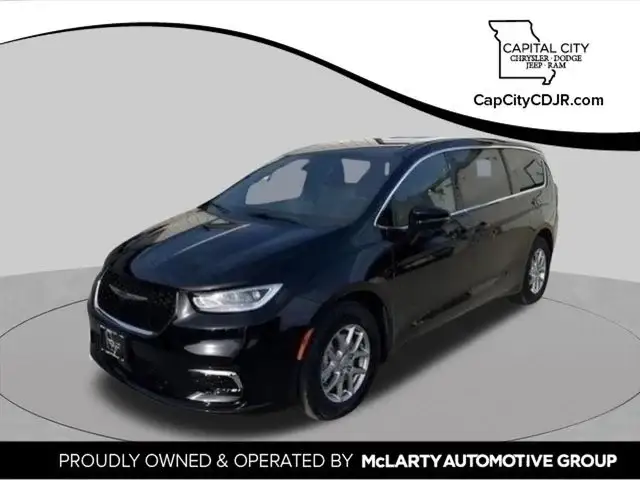 2026 Chrysler Pacifica Select photo 1