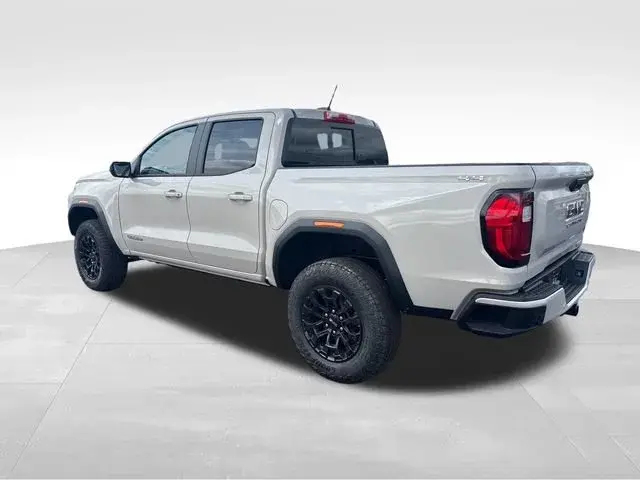 2026 GMC Canyon 4WD Elevation Crew Cab Short Box photo 3