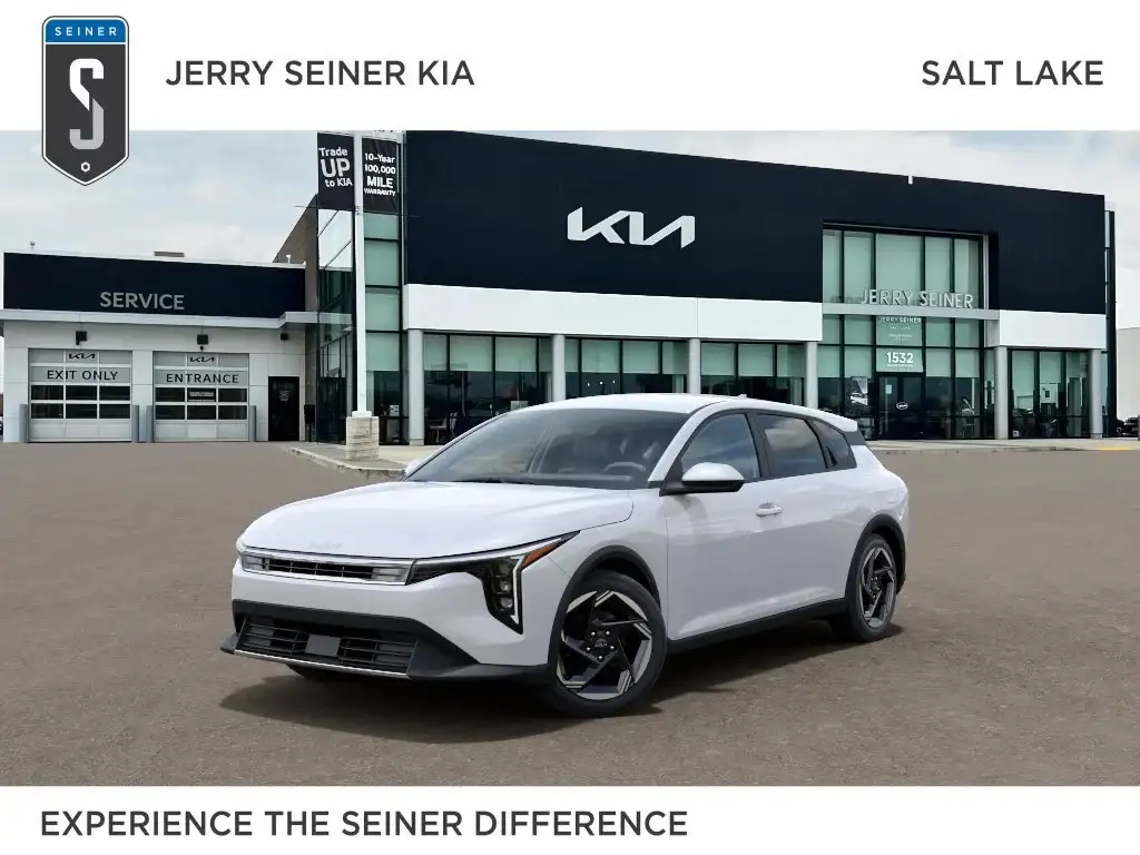 2026 Kia K4 EX AT Hatchback's photo