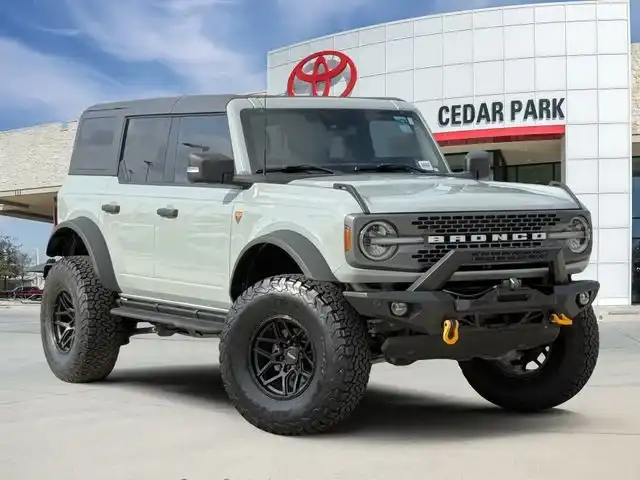 2023 Ford Bronco Badlands 4x4's photo
