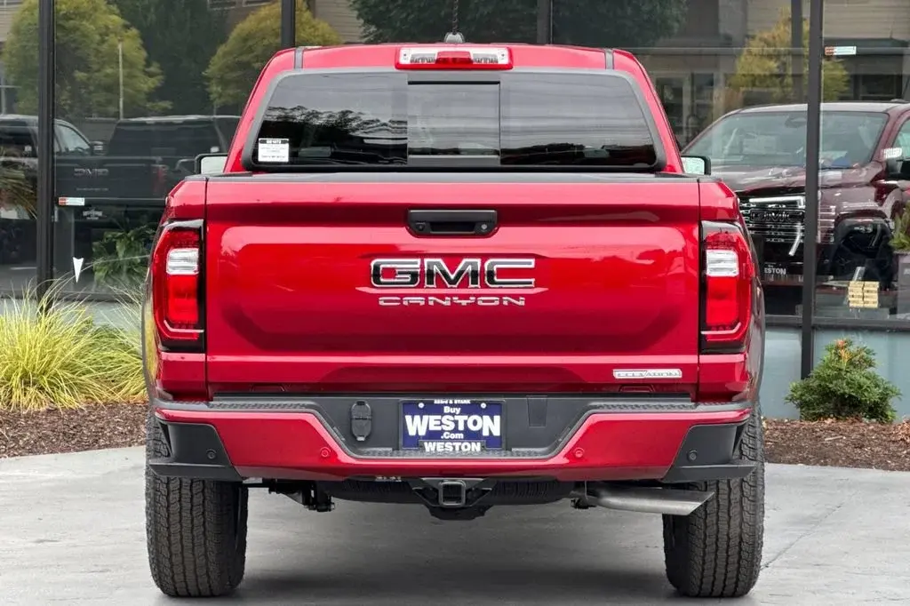 2026 GMC Canyon Elevation 4WD Crew Cab Short Box photo 5