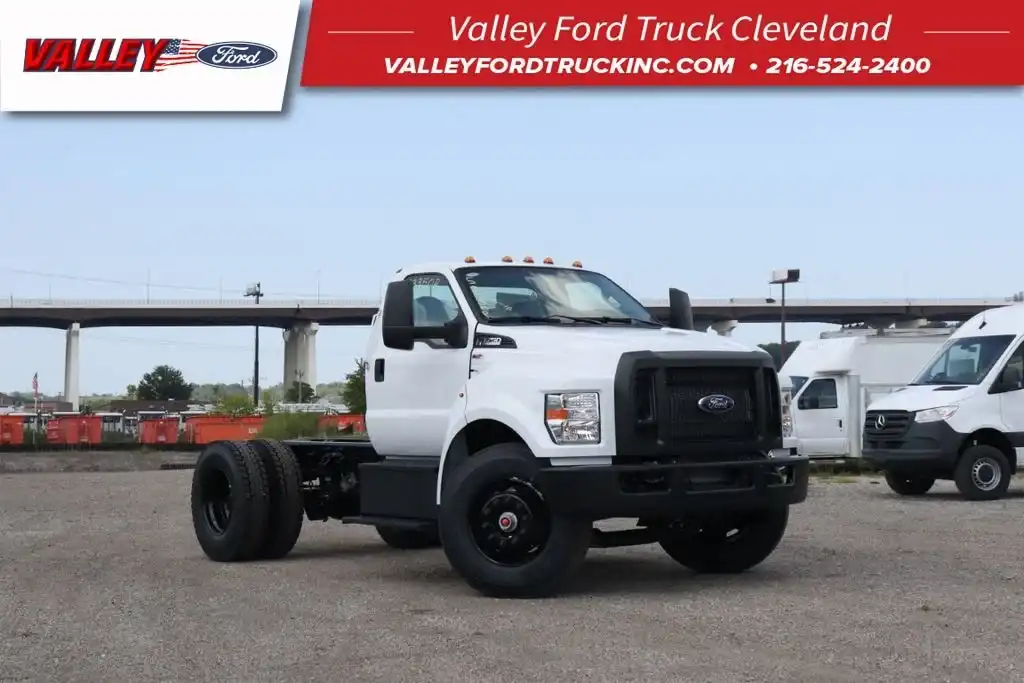 2027 Ford F-750 Diesel New 2027 Ford F-750SD SD Straight Frame's photo