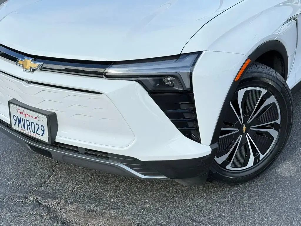 2024 Chevrolet Blazer EV LT AWD photo 3