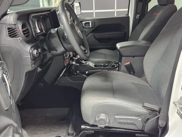 2025 Jeep Gladiator Rubicon Auto photo 5