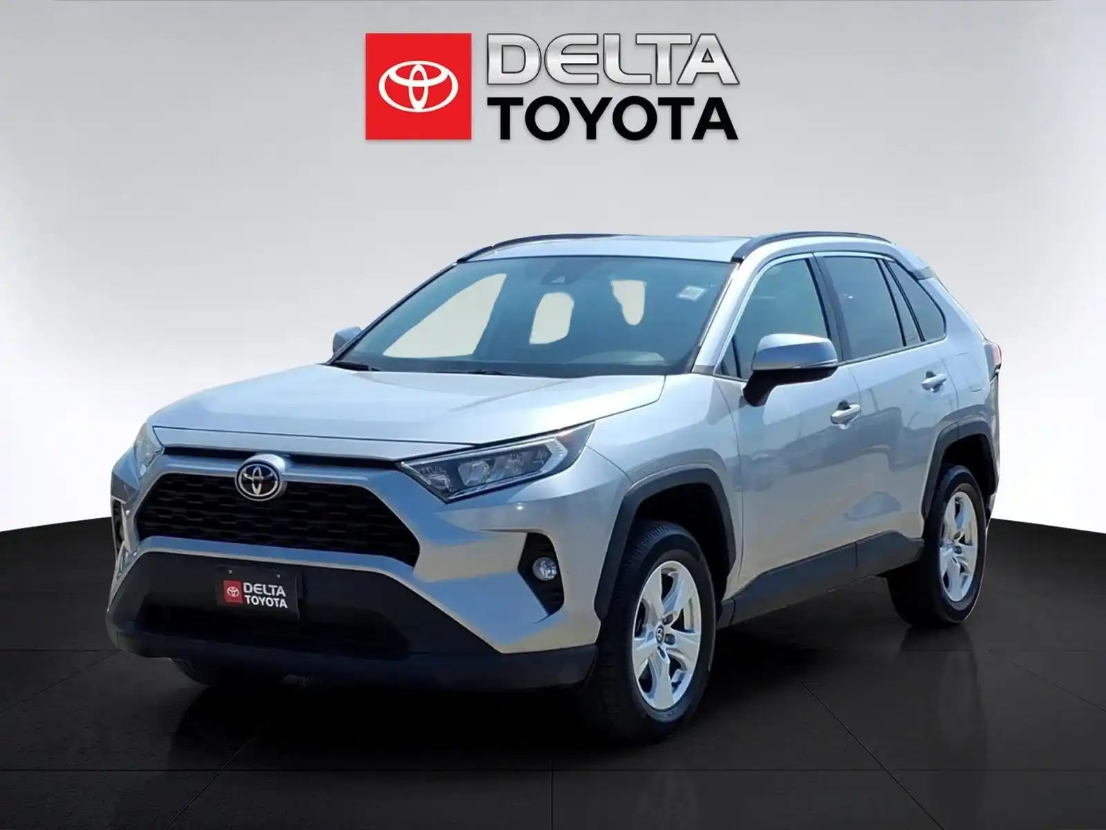 2021 Toyota RAV4 XLE FWD's photo