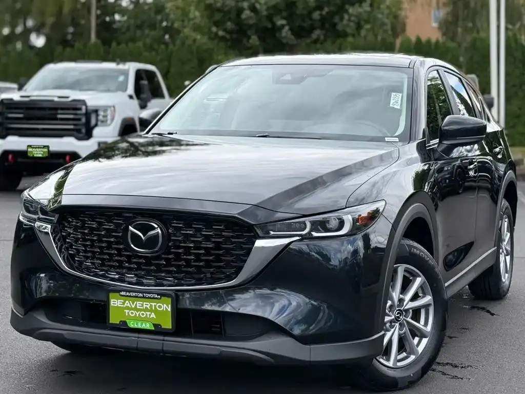 2023 Mazda CX-5 S Preferred package Auto AWD's photo
