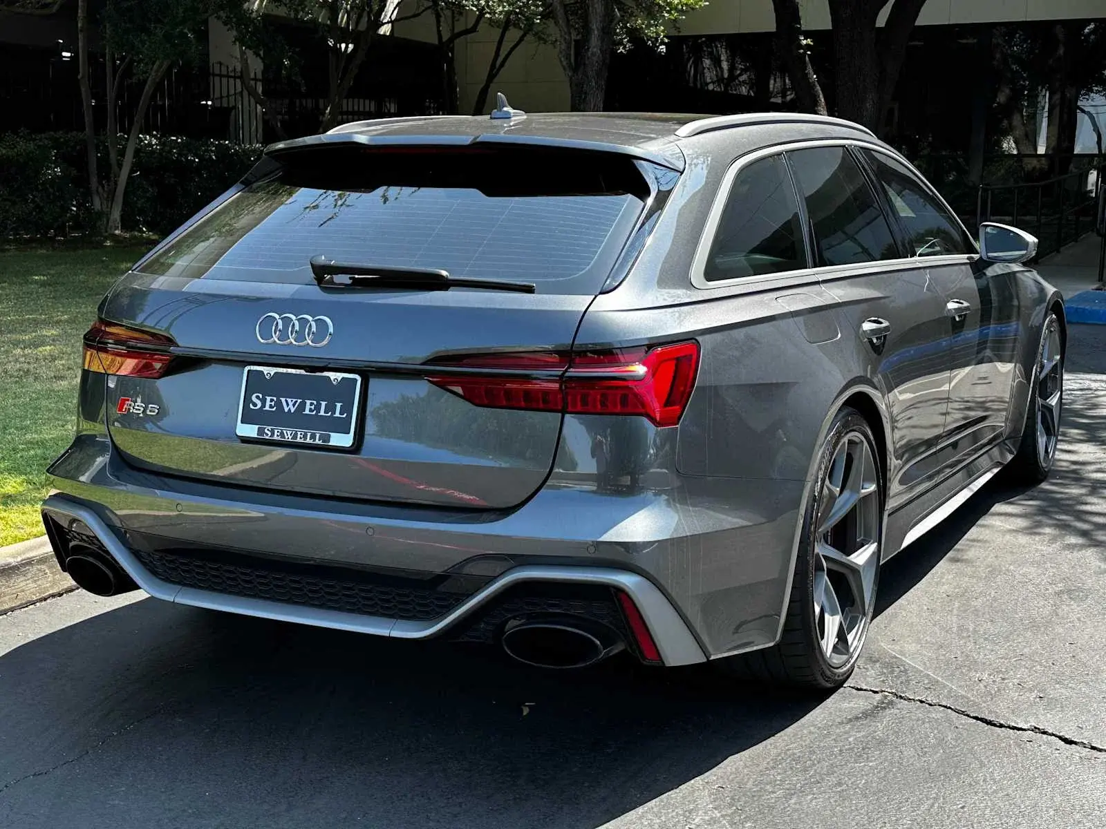 2024 Audi RS 6 Avant Performance photo 4