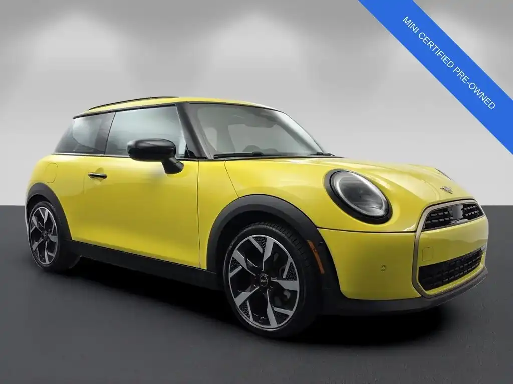 2025 MINI Hardtop Cooper's photo