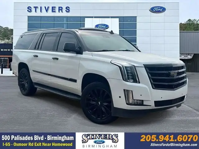 2017 Cadillac Escalade ESV 2WD Luxury's photo