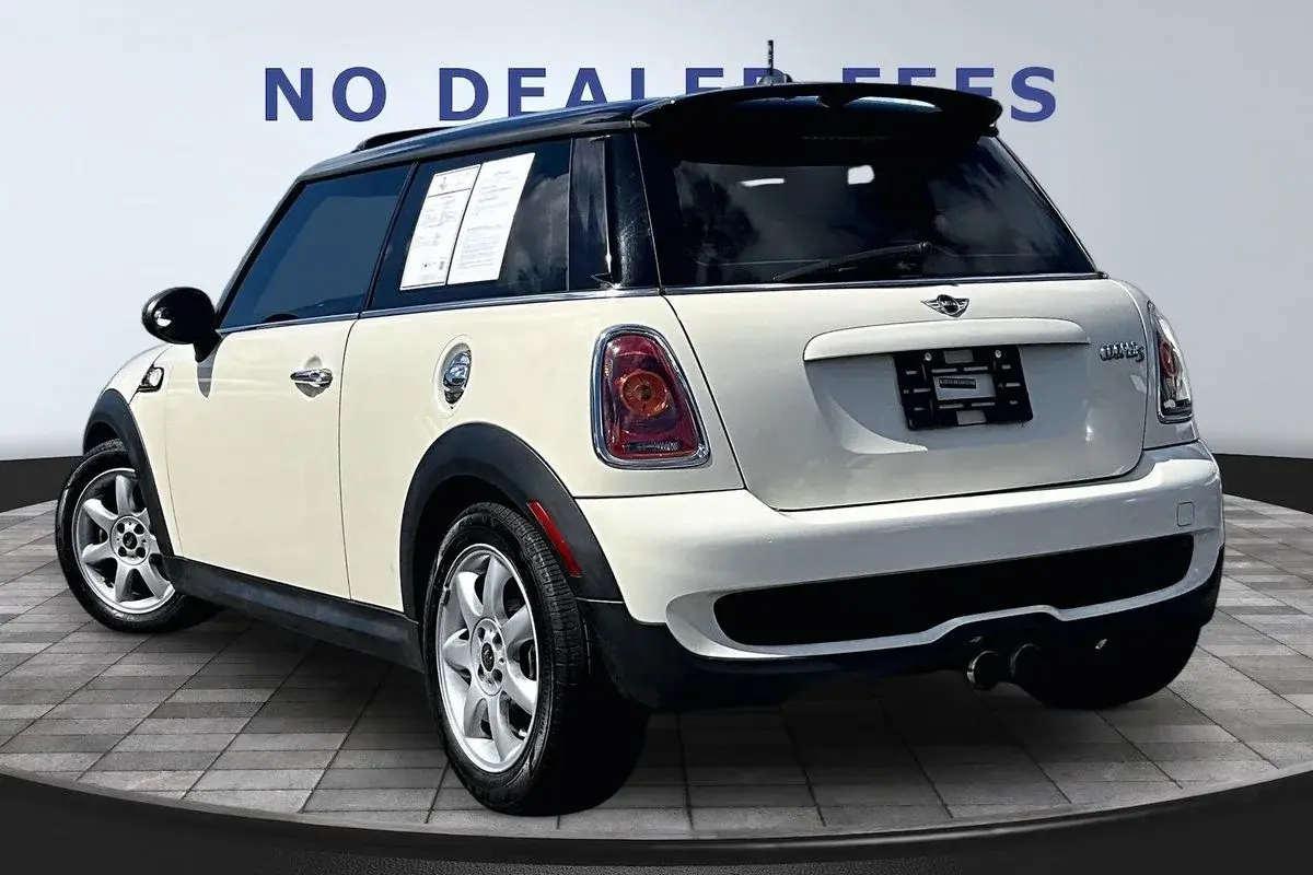 2010 MINI Cooper S photo 4