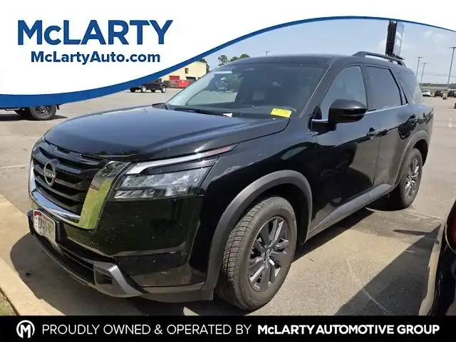 2025 Nissan Pathfinder SV 4WD's photo