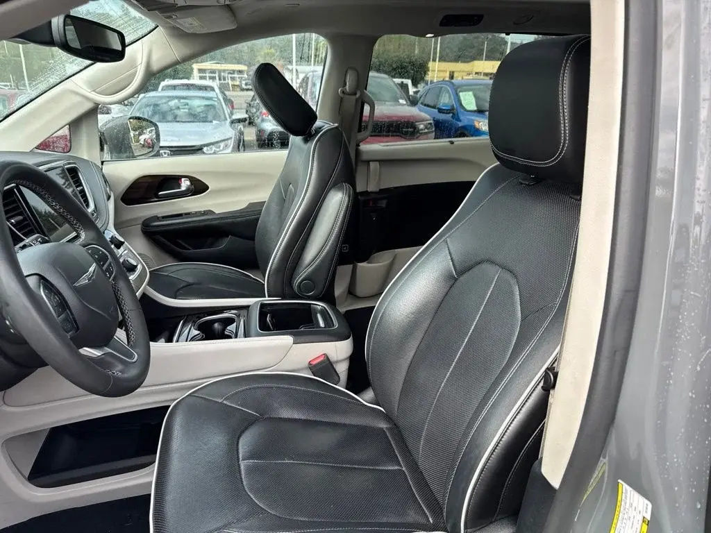 2022 Chrysler Pacifica Limited photo 4