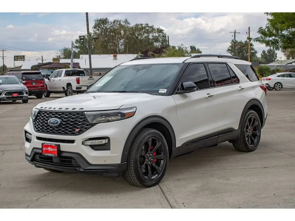 2022 Ford Explorer ST 4WD photo 4