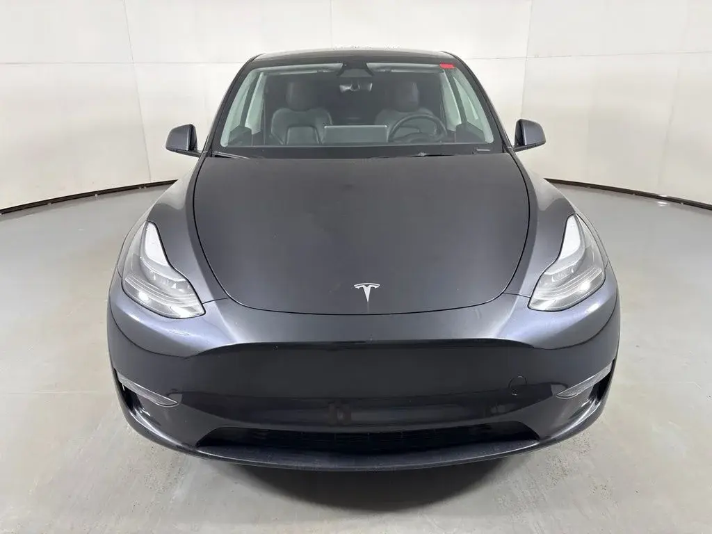 2024 Tesla Model Y Long Range Rear Wheel Drive photo 3