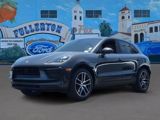 2023 Porsche Macan Base photo 3