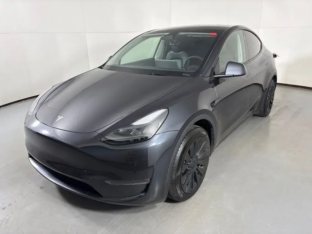 2024 Tesla Model Y Long Range Rear Wheel Drive photo 4