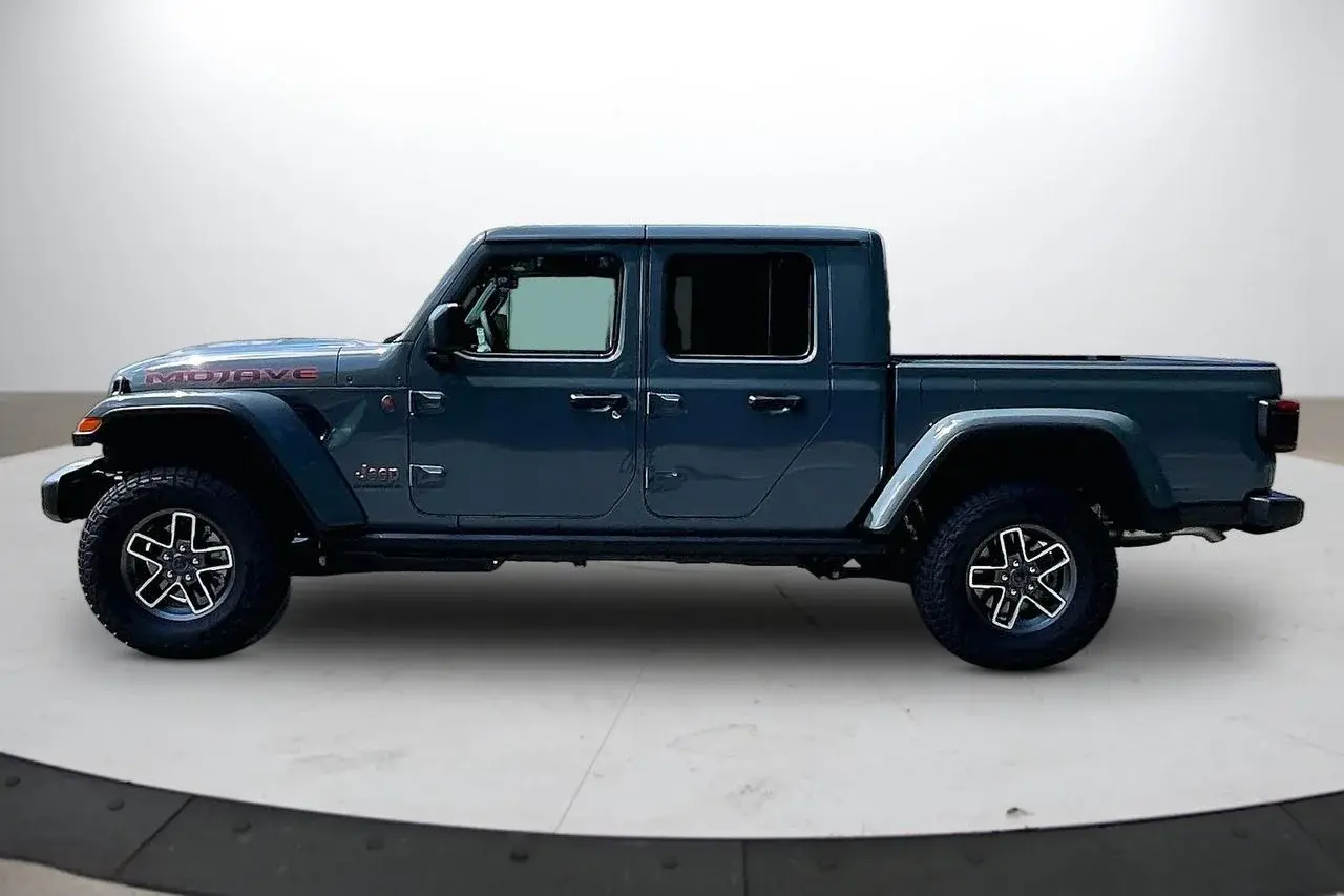 2026 Jeep Gladiator Mojave Auto photo 5