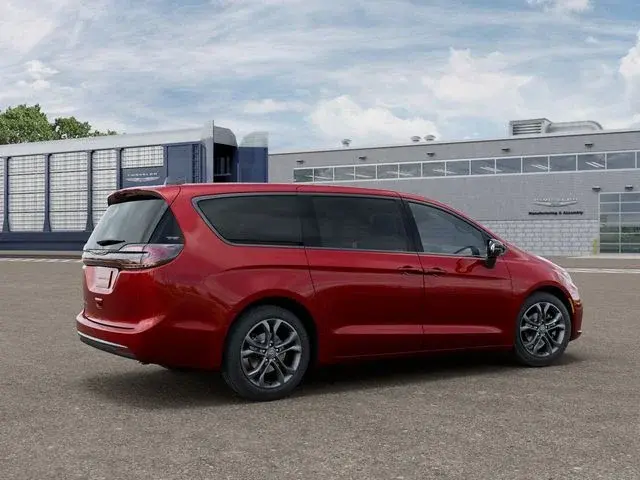 2026 Chrysler Pacifica Select photo 5