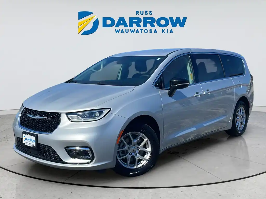 2024 Chrysler Pacifica Touring L's photo