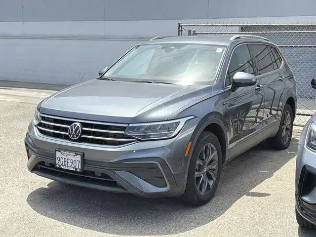 2023 Volkswagen Tiguan 2.0T SE's photo
