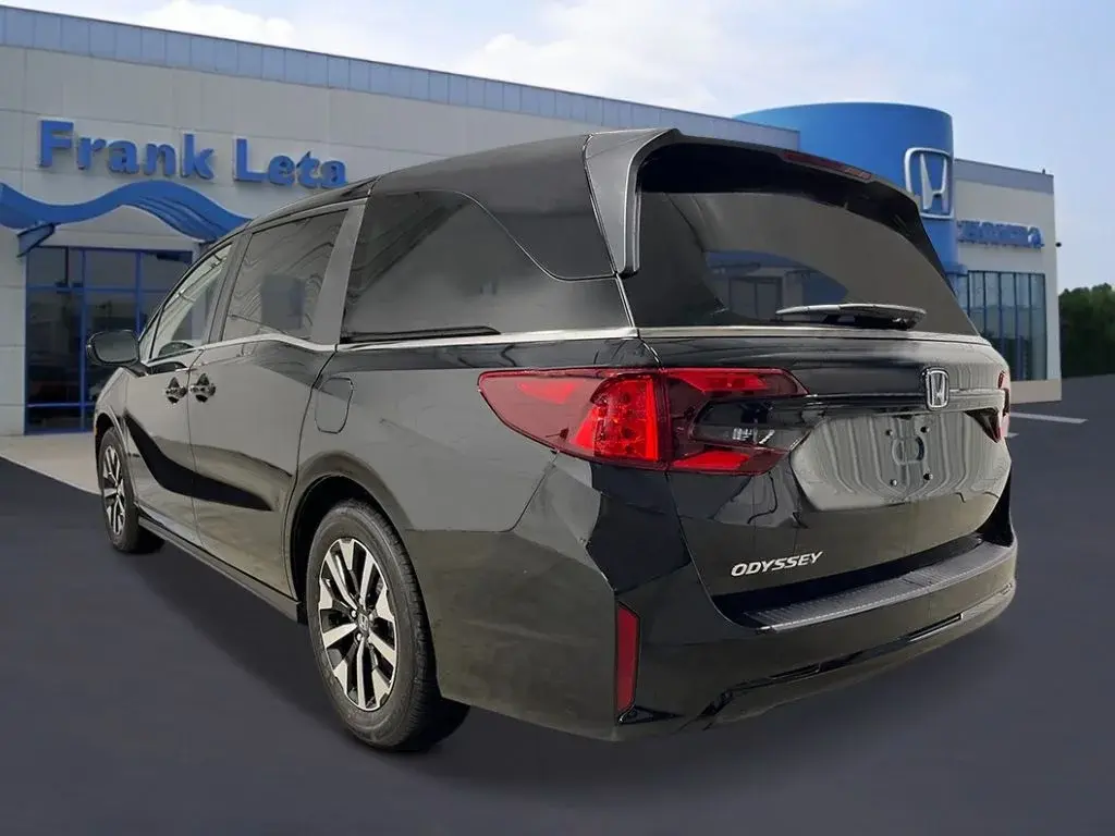 2027 Honda Odyssey EX-L photo 3
