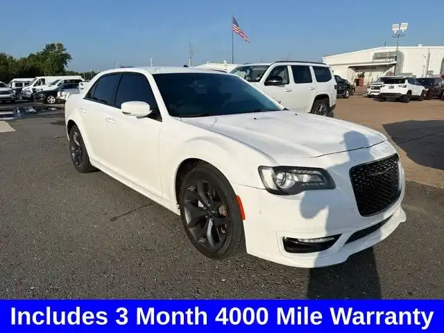 2023 Chrysler 300 Touring L RWD's photo