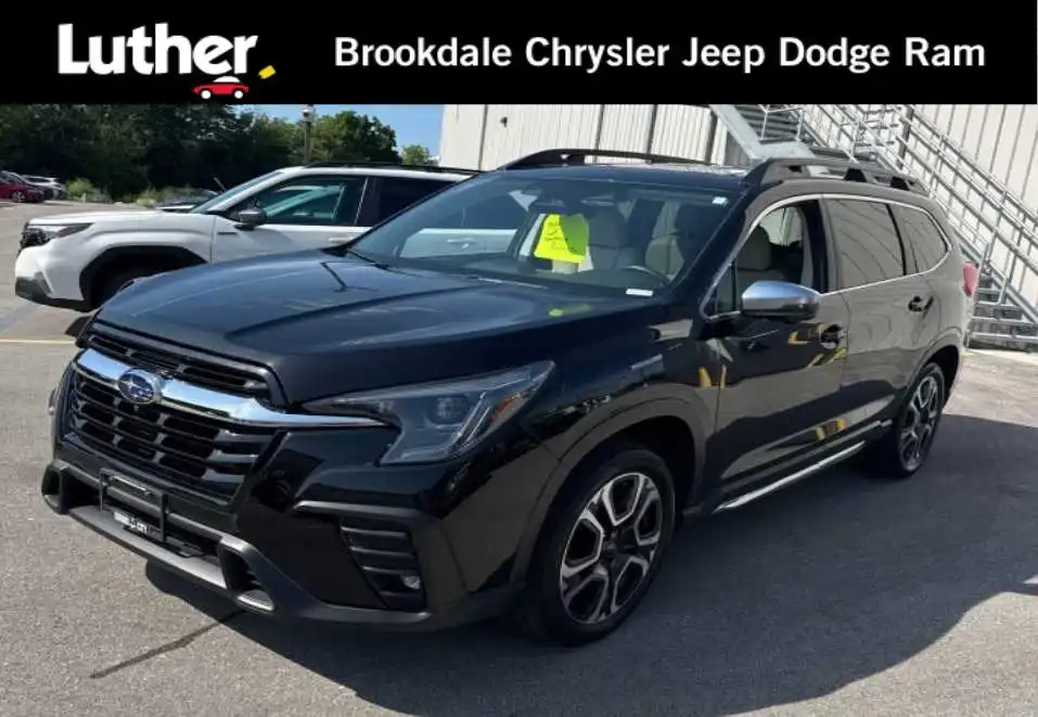 2023 Subaru Ascent Limited 7 Passenger's photo