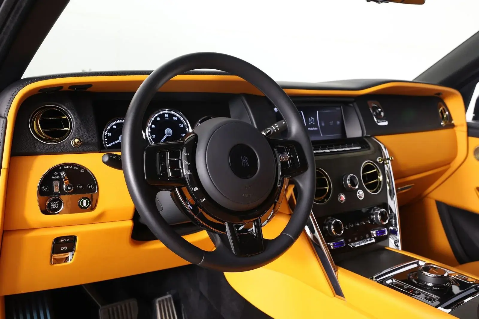 2022 Rolls-Royce Cullinan Base photo 4