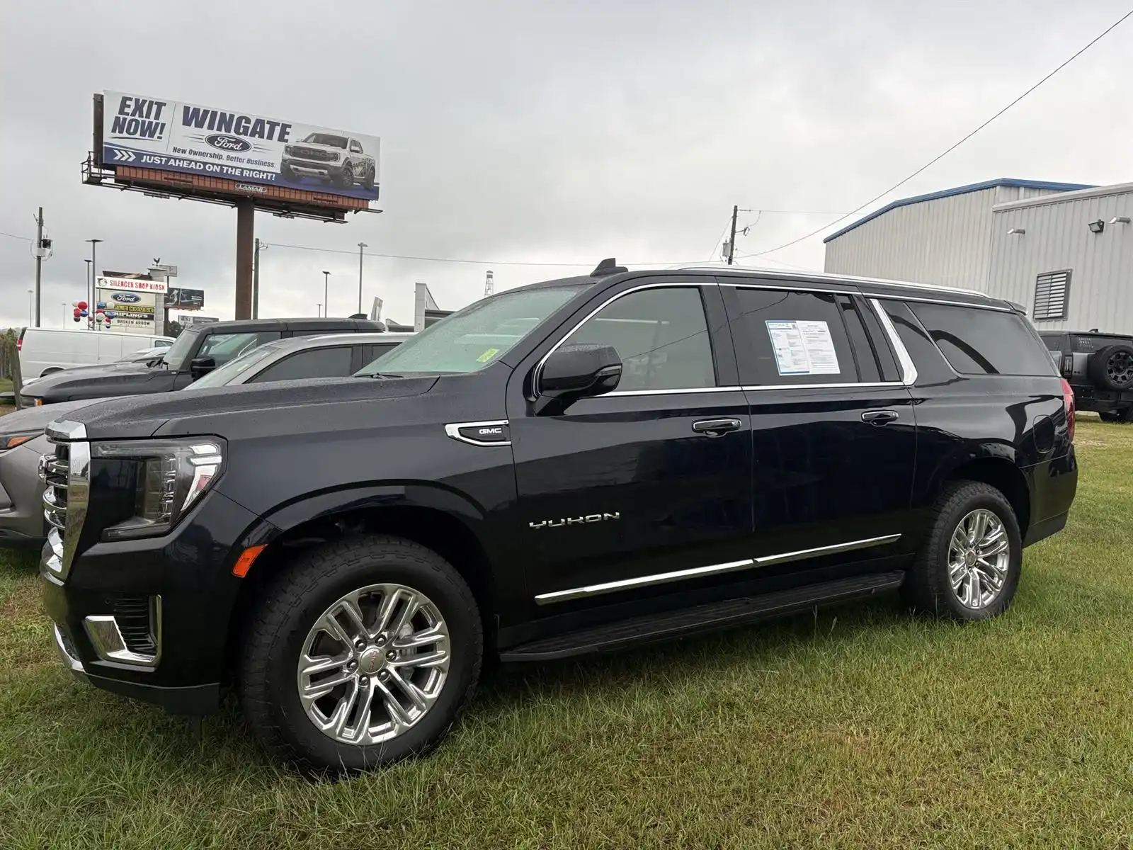2023 GMC Yukon SLT 2WD's photo