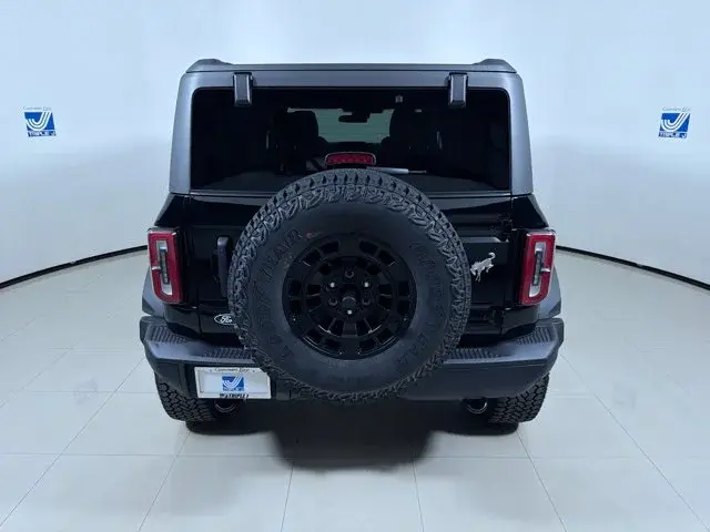 2026 Ford Bronco Badlands 4x4 photo 4