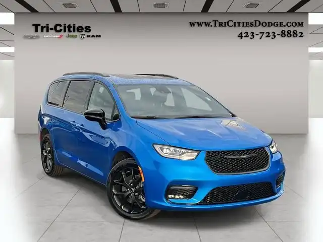 2026 Chrysler Pacifica Select AWD's photo