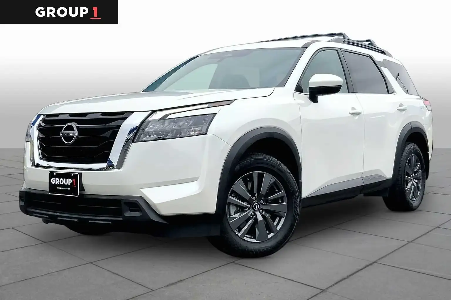 2024 Nissan Pathfinder SV 2WD's photo
