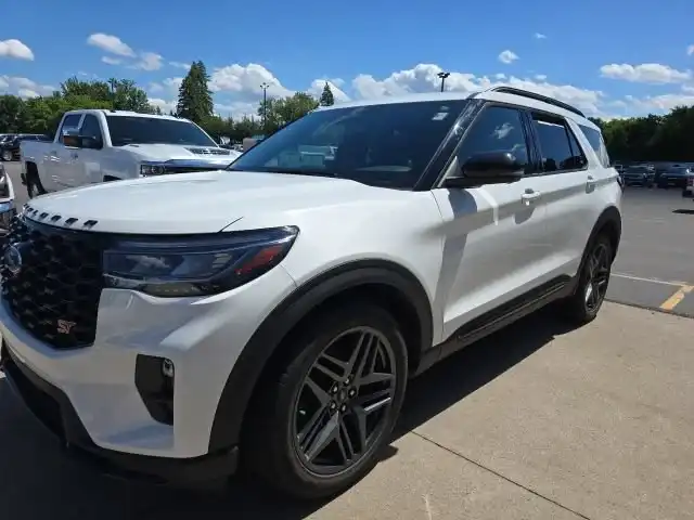 2025 Ford Explorer ST 4WD (PL535)'s photo