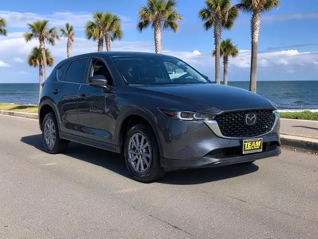2023 Mazda CX-5 S Preferred package Auto AWD photo 4
