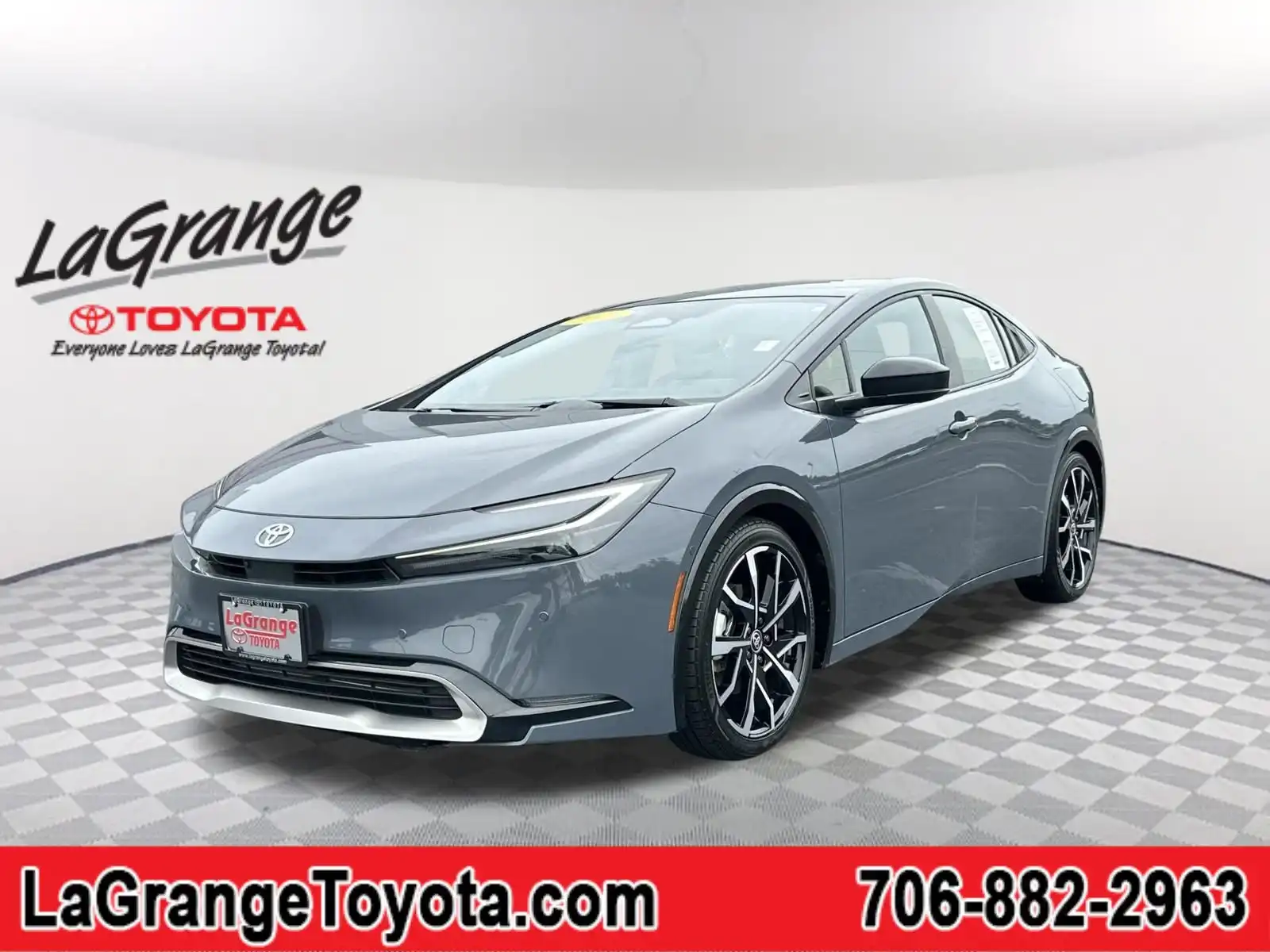 2024 Toyota Prius Prime XSE Premium's photo