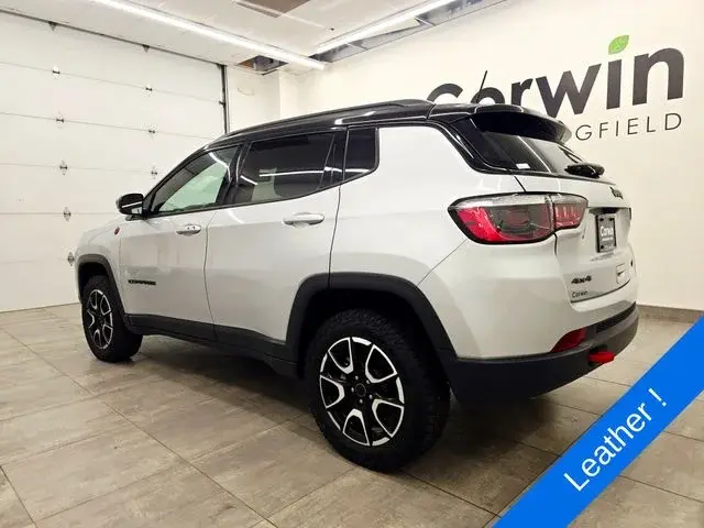 2025 Jeep Compass Trailhawk 4X4 photo 3