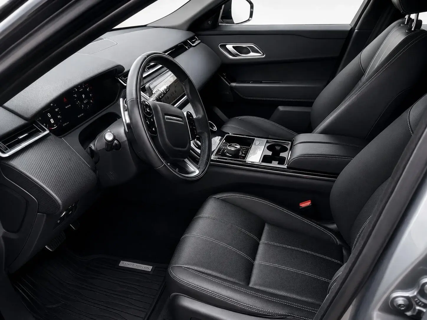 2020 Land Rover Range Rover Velar R-Dynamic S Si4 photo 3
