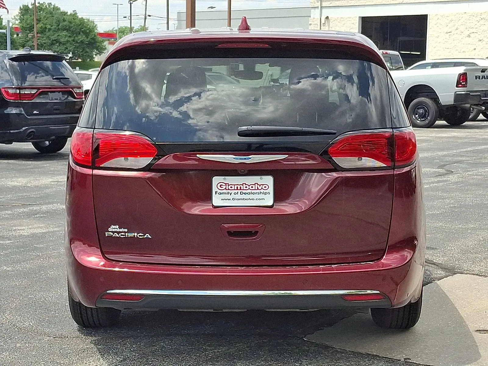 2018 Chrysler Pacifica Touring Plus photo 4