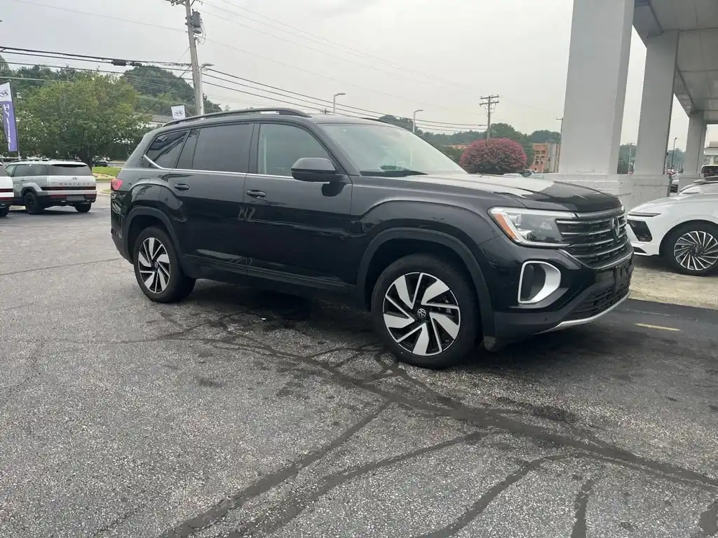 2024 Volkswagen Atlas 2.0T SE w/Tech 4MOTION's photo