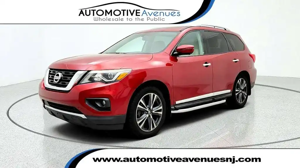 2017 Nissan Pathfinder Platinum 4WD's photo