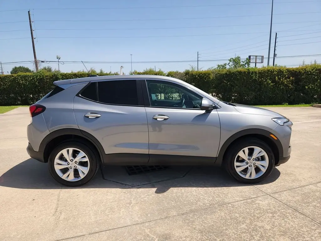 2025 Buick Encore GX Preferred AWD photo 4