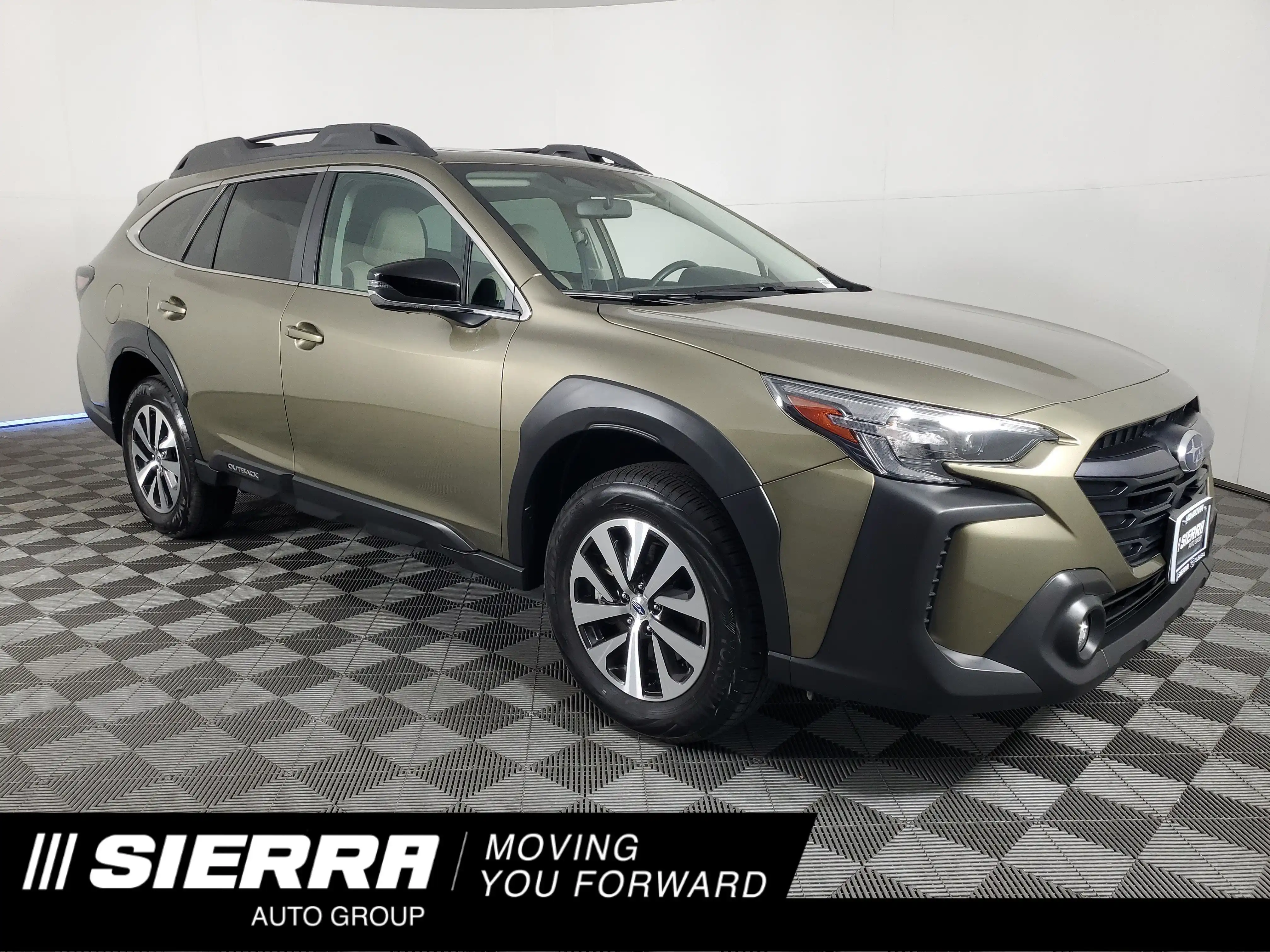 2025 Subaru Outback Premium's photo