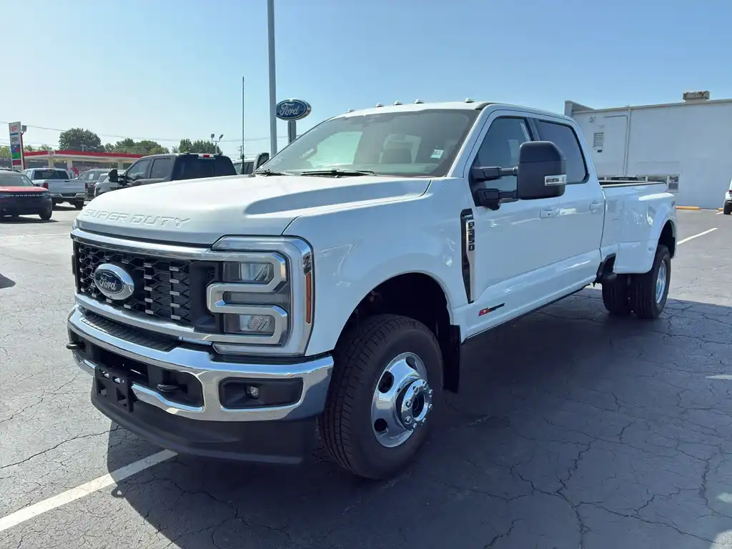 2026 Ford F-350 Lariat 4x4 Crew Cab 8' Box DRW's photo