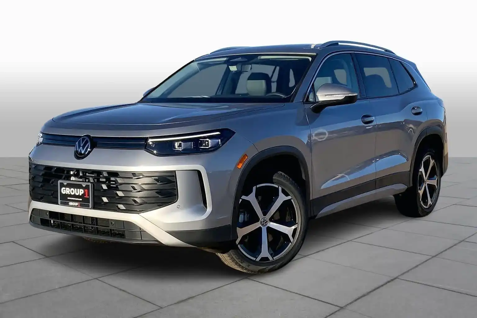 2026 Volkswagen Tiguan 2.0T SE 4Motion's photo