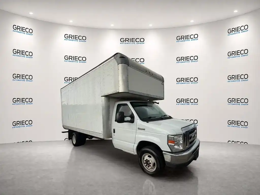 2019 Ford E-Series DRW E-450 Super Duty 176 in WB's photo