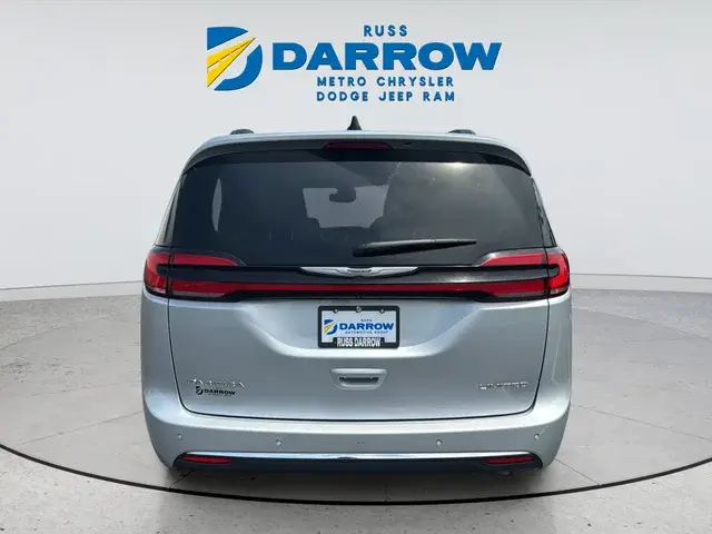2023 Chrysler Pacifica Limited photo 4
