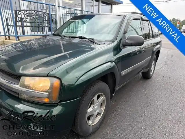 2004 Chevrolet Trailblazer 2WD LS's photo