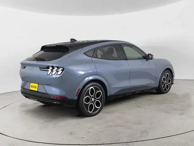 2023 Ford Mustang-Mach-e GT photo 5