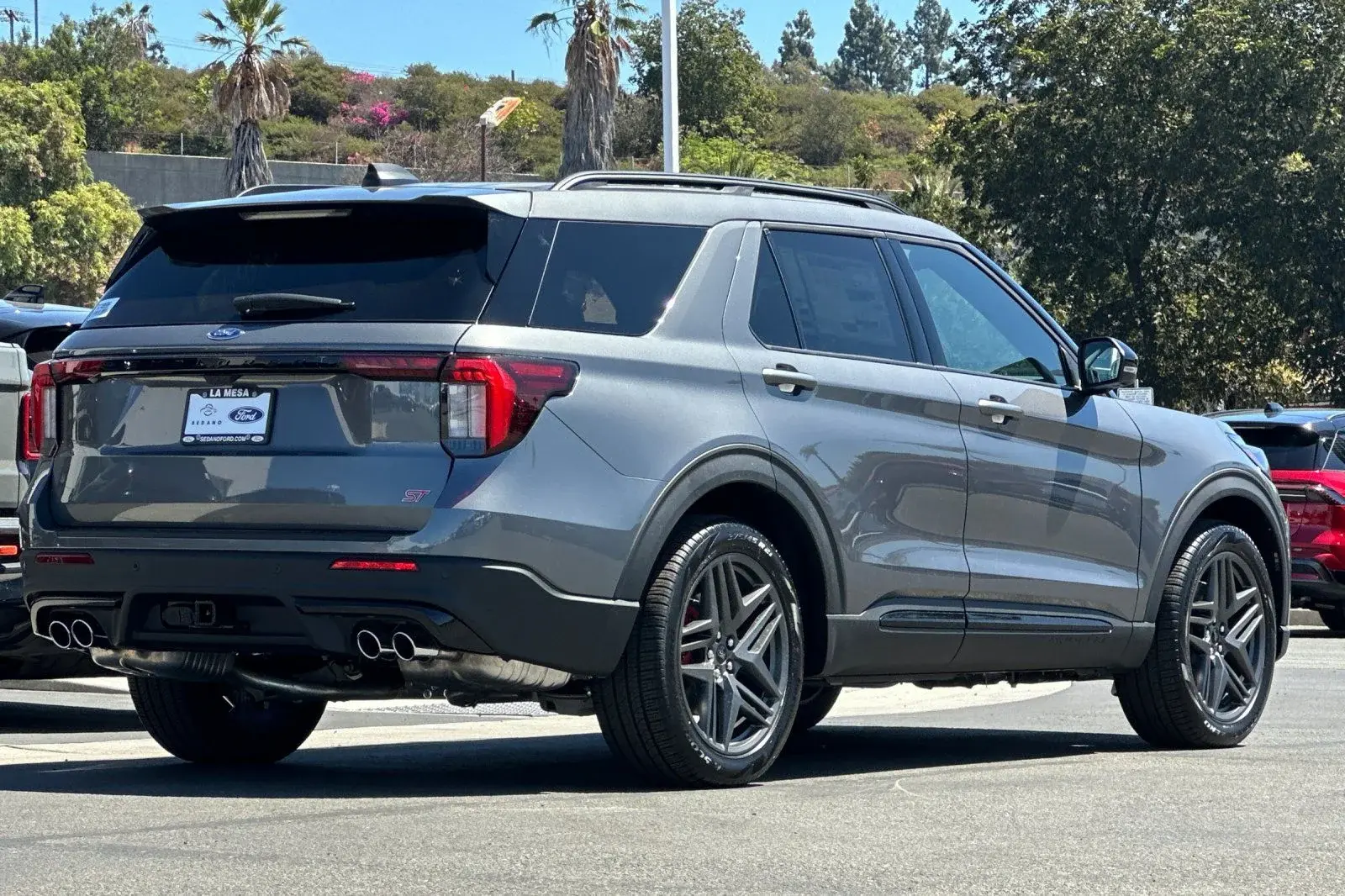 2026 Ford Explorer ST photo 3